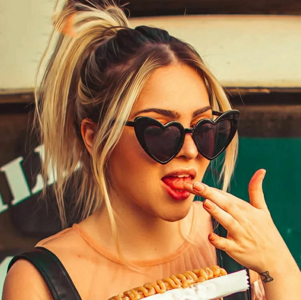 Sexy Heart Black Sunglasses Retro Cat Eye Shaped
